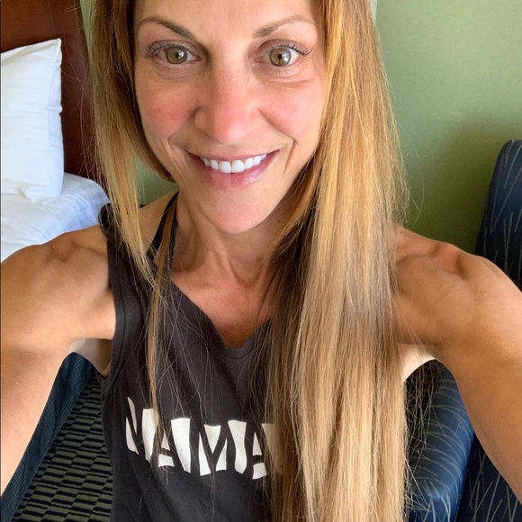 Meet your Posher, Aden - Picture 2 of 8